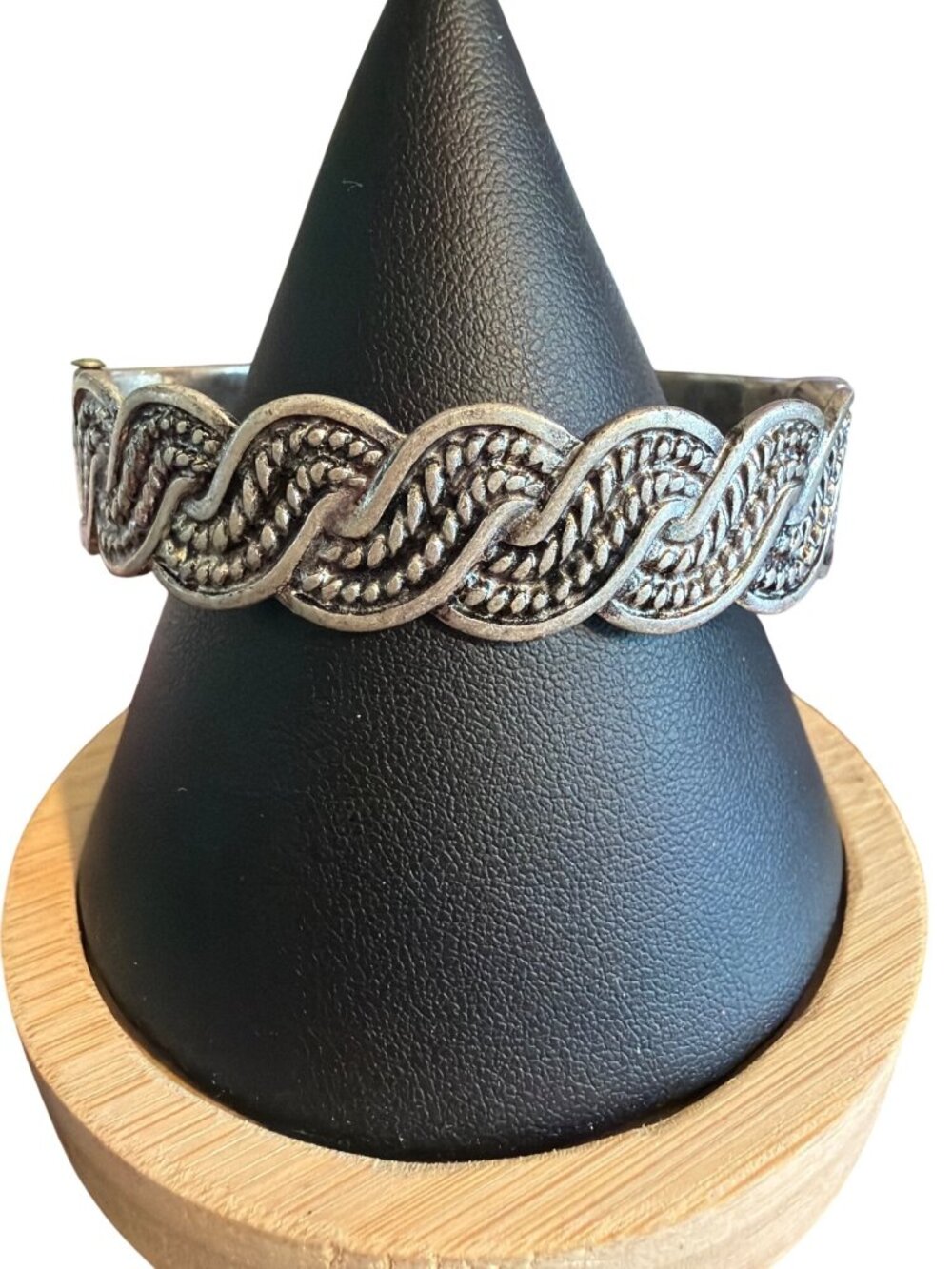 Matte Silver Tone Bangle Bracelet Magnetic Clasp Rope Twist Hinged 7" Cable Knit